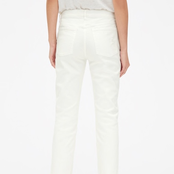 GAP Mid Rise Girlfriend Jeans - Picture 3 of 8